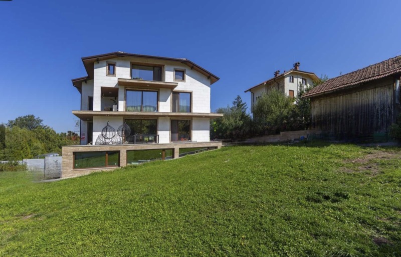 Продава КЪЩА в град София, с. Лозен - 562 кв.м / 1 096 993 € » 2 145 531.82 лв., СОФИЯ ПРОПЪРТИ