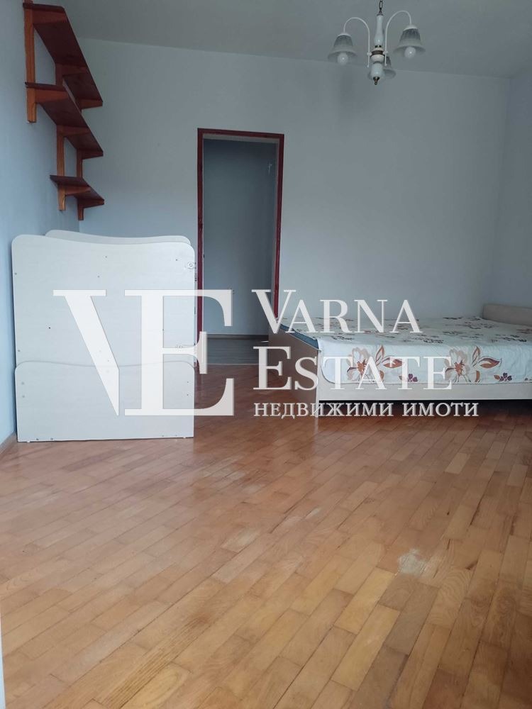 Продава 3-СТАЕН, гр. Варна, Лятно кино Тракия, снимка 1 - Aпартаменти - 47532984