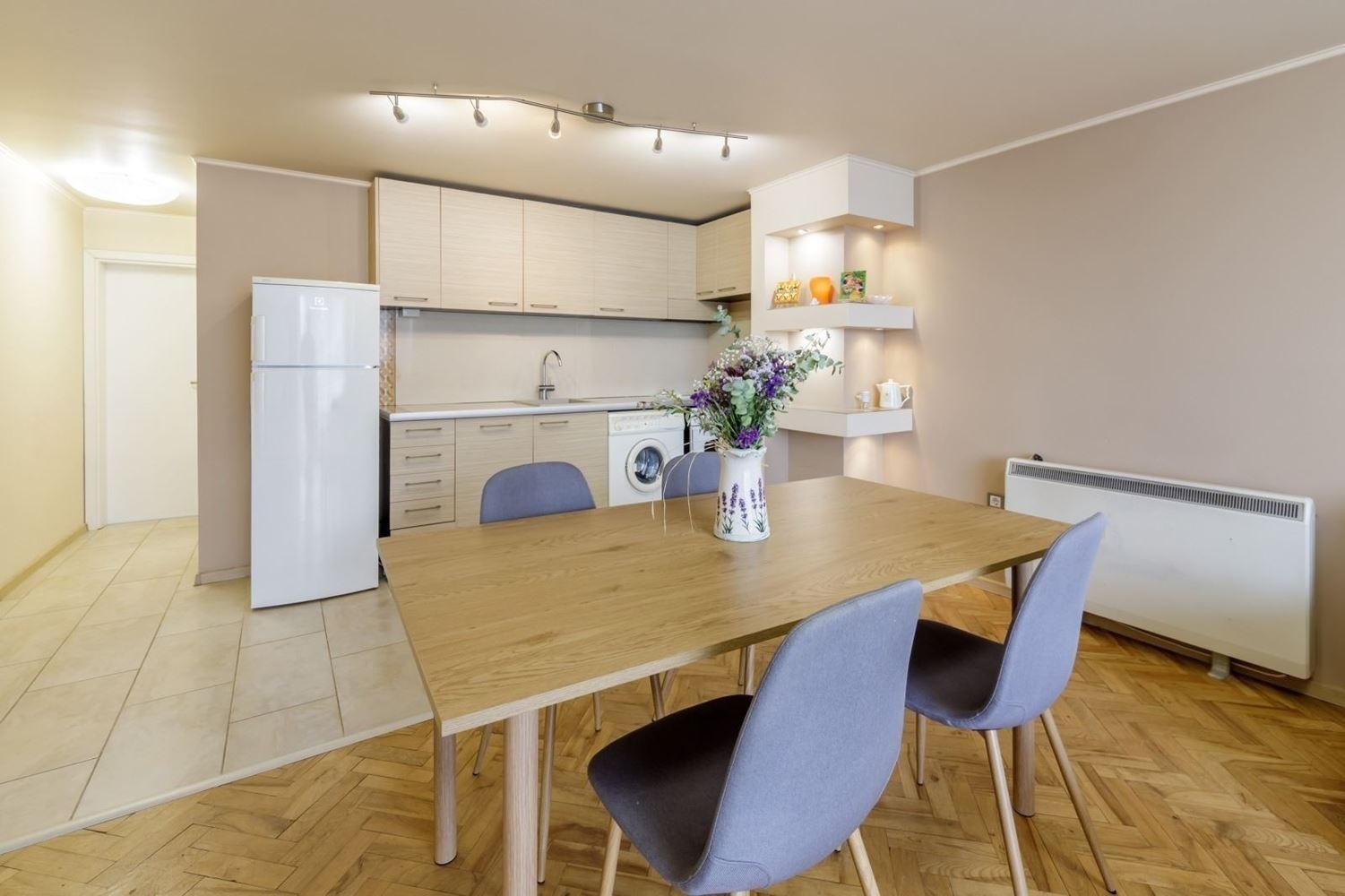 Продава 3-СТАЕН, гр. Варна, Окръжна болница-Генерали, снимка 4 - Апартаменти - 56655258