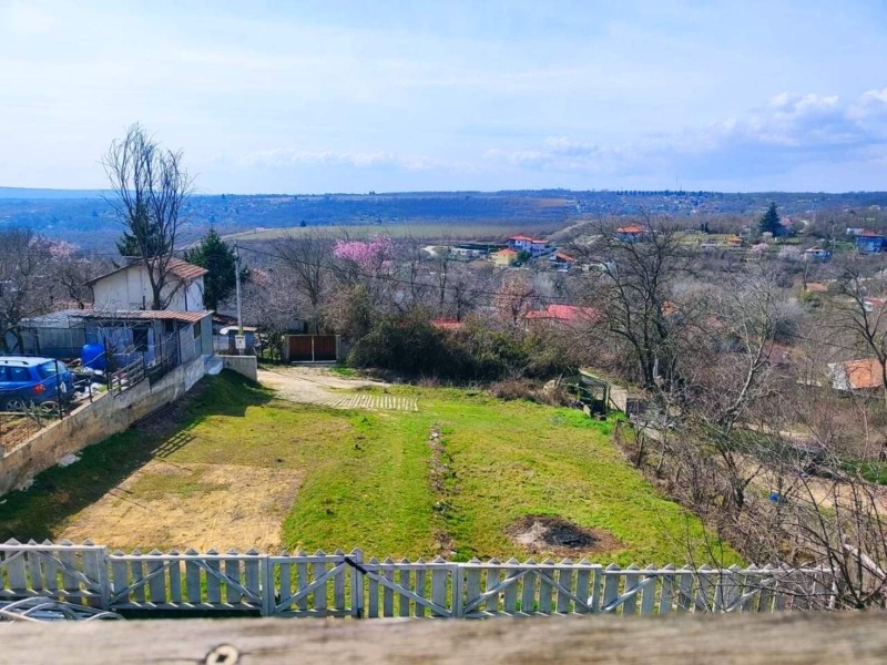Продава ПАРЦЕЛ в град Варна, м-т Боровец - юг - 370 кв.м / 37 000 € » 72 365.71 лв., 360естейт