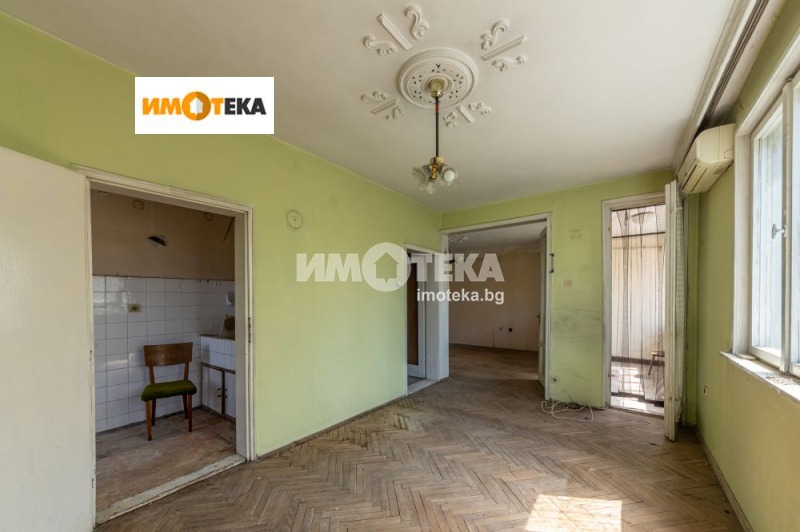 Продава 3-СТАЕН, гр. Варна, Център, снимка 2 - Aпартаменти - 46904676