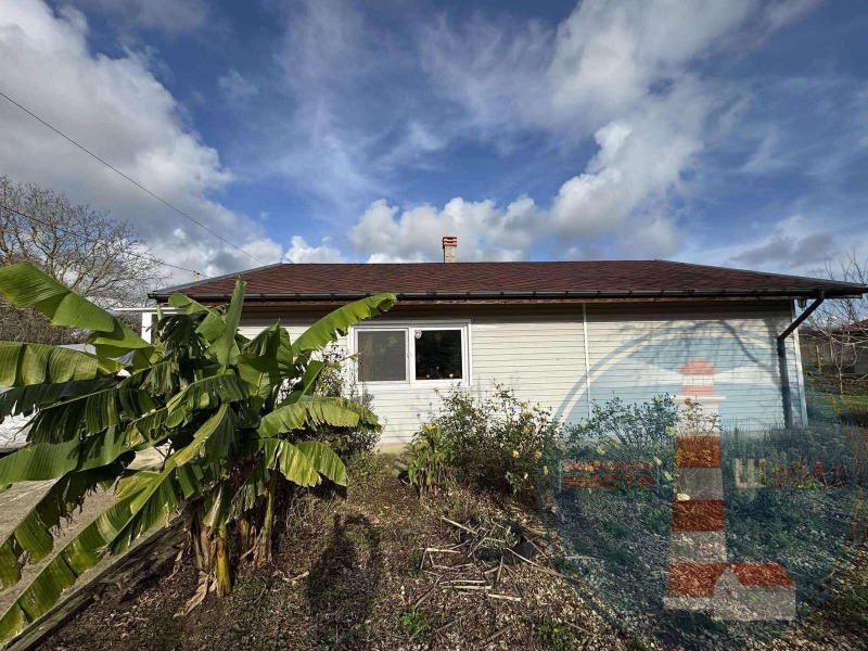 Продава КЪЩА, с. Хаджи Димитър, област Добрич, снимка 2 - Къщи - 52705716