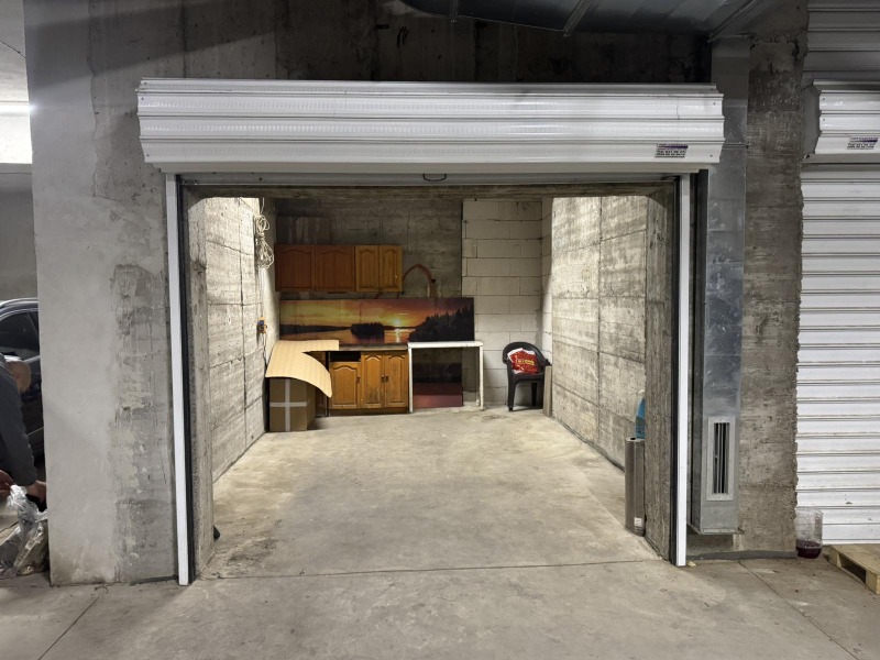Till salu  Garage Sofia , Ljulin 1 , 18 kvm | 92674338