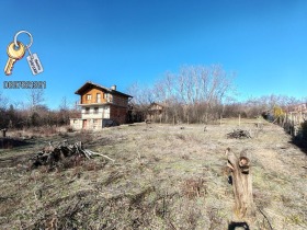 Вила град Плевен, м-т Стражата 6