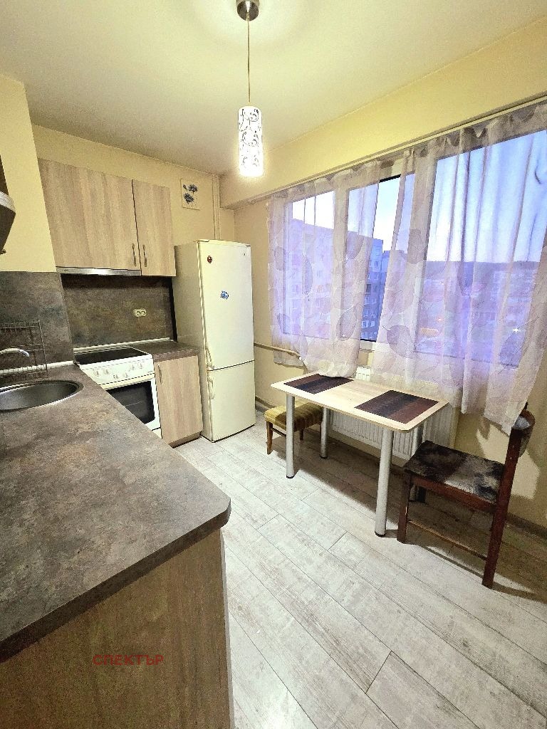 Продава 2-СТАЕН, гр. Перник, Изток, снимка 2 - Апартаменти - 53833668