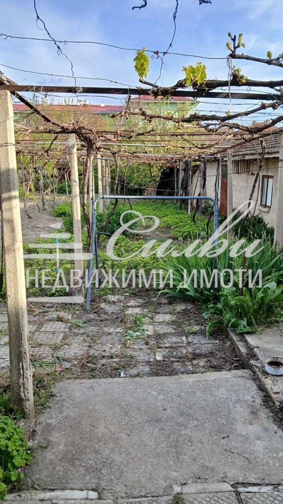 Продава КЪЩА, гр. Нови пазар, област Шумен, снимка 2 - Къщи - 54837175