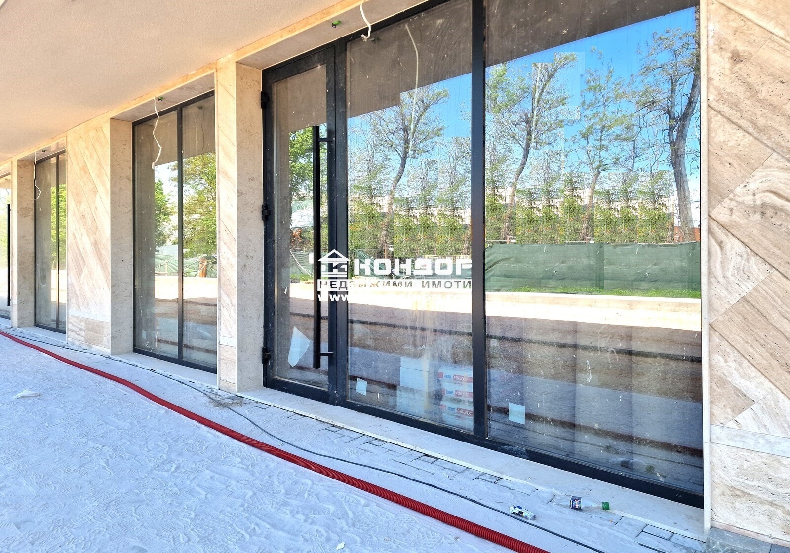 Продава МАГАЗИН, гр. Пловдив, Кършияка, снимка 2 - Магазини - 53824445