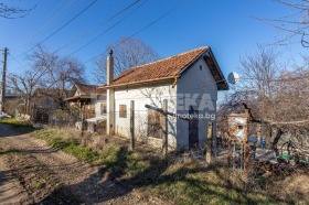 Къща град Варна, м-т Боровец - север 1