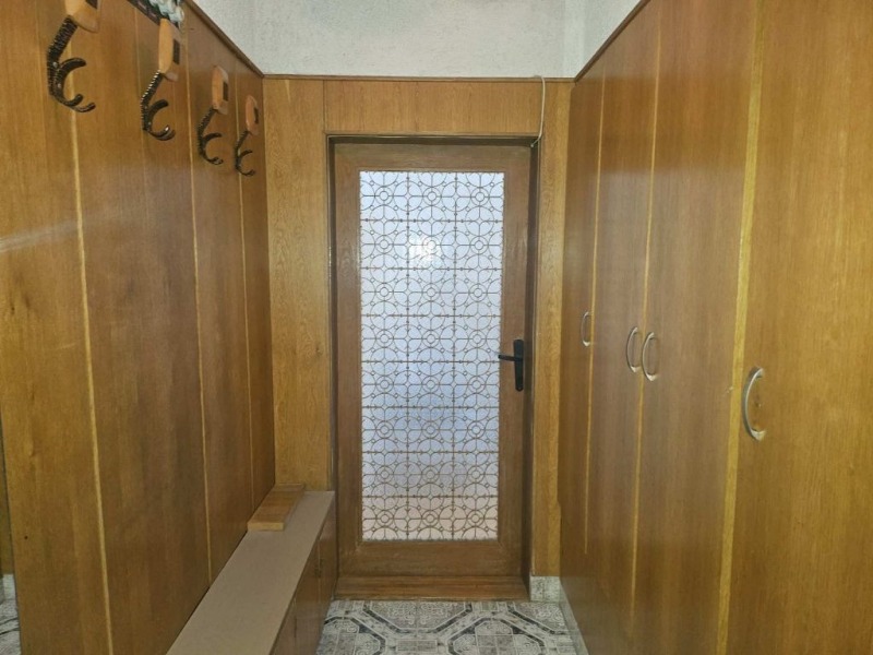 Продава  2-стаен град Русе , Централен южен район , 69 кв.м | 73437404 - изображение [8]