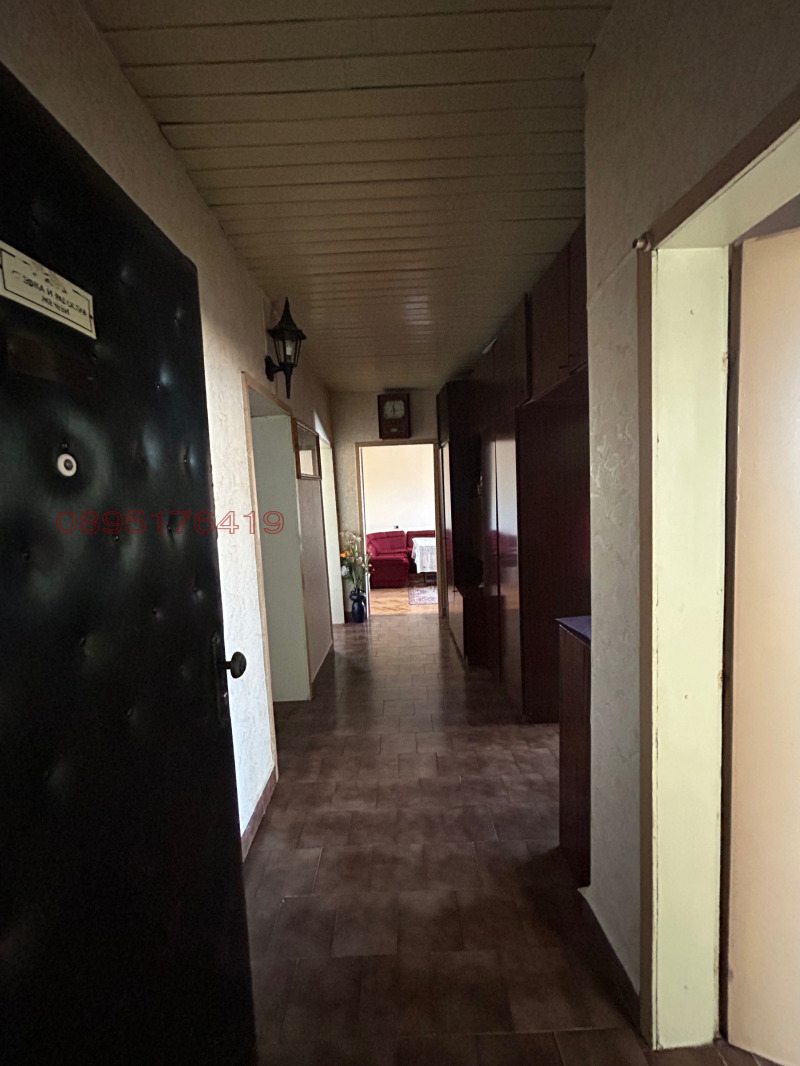 Продава 4-СТАЕН, гр. Търговище, Вароша, снимка 12 - Апартаменти - 52360605