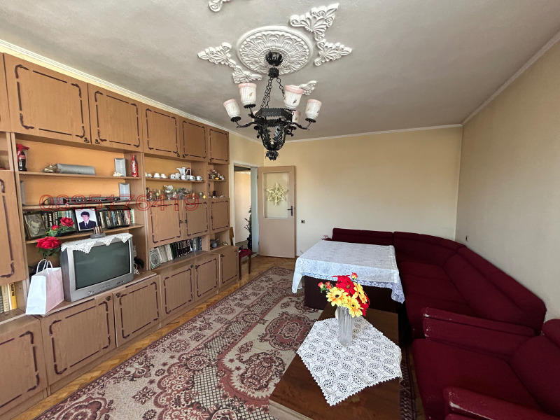 Продава 4-СТАЕН, гр. Търговище, Вароша, снимка 2 - Апартаменти - 52360605