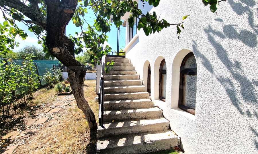 Продава КЪЩА, с. Планиница, област Перник, снимка 2 - Къщи - 53771107