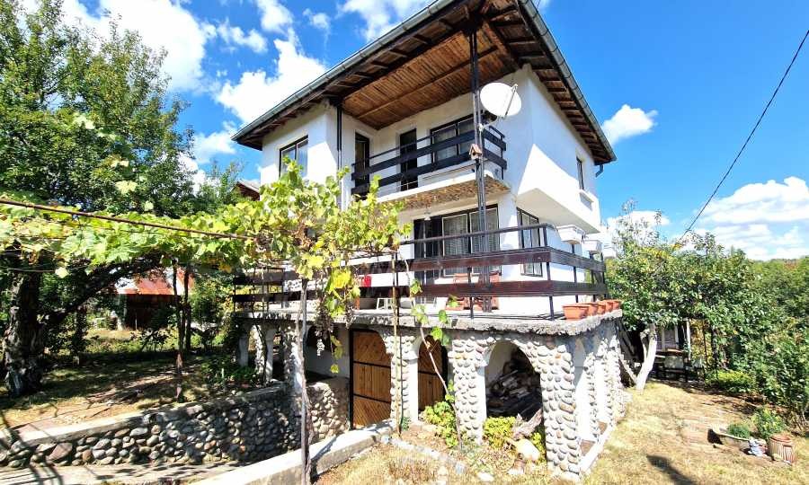 Продава КЪЩА, с. Планиница, област Перник