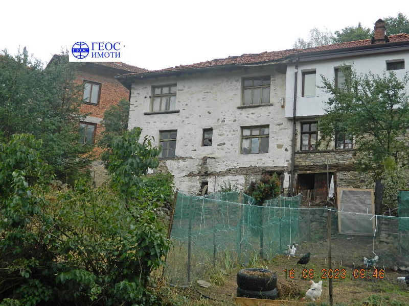 Продава КЪЩА в област Смолян, с. Момчиловци - 182 кв.м / 17 895.22 € » 35 000 лв., ГЕОС ИМОТИ ЕООД