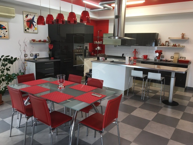 Продава КЪЩА в област Бургас, гр. Свети Влас - 1100 кв.м / 750 000 € » 1 466 872.50 лв., ЕКС НВД БУРГАС ООД