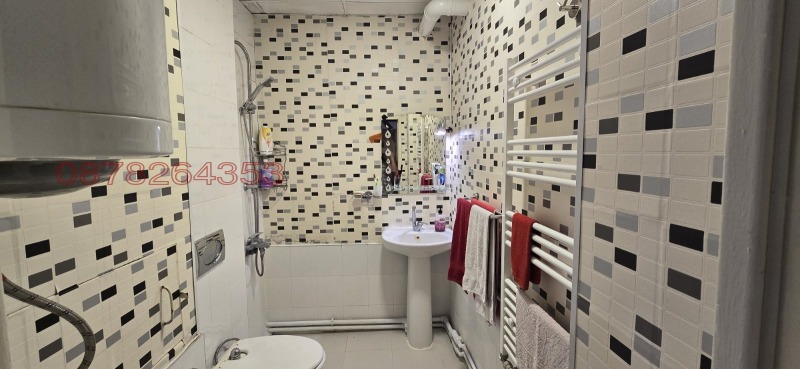 Продава 3-СТАЕН, гр. Радомир, област Перник, снимка 10 - Апартаменти - 52782342