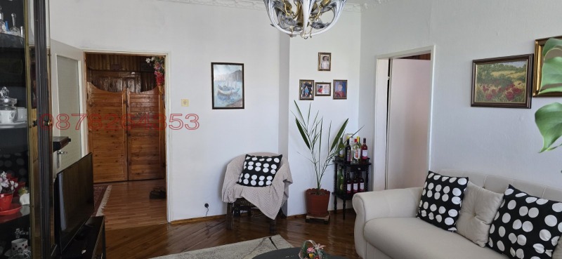 Продава 3-СТАЕН, гр. Радомир, област Перник, снимка 2 - Апартаменти - 52782342