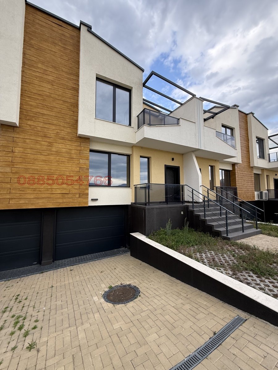 Продава КЪЩА, гр. Пловдив, Западен