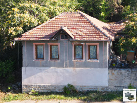 Huis Tserova korija, regio Veliko Tarnovo 1