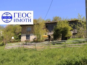 Продажба на имоти в с. Гращица, област Смолян - изображение 1 