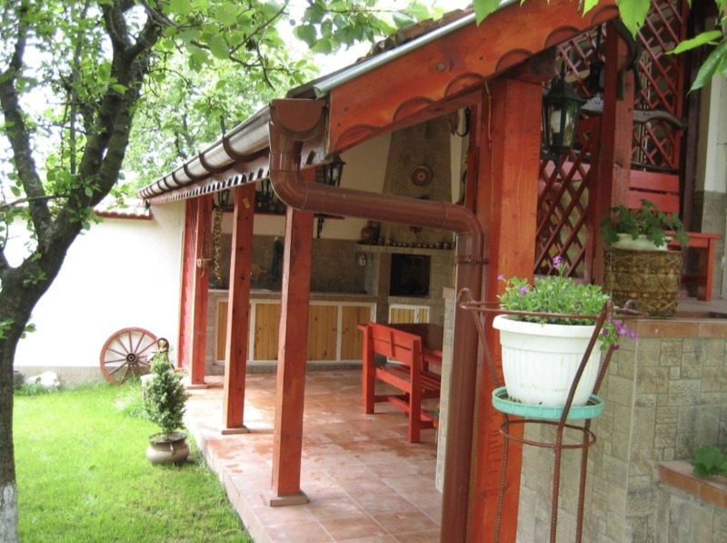 Продава ВИЛА, гр. Плевен, Сторгозия, снимка 2 - Вили - 53455868