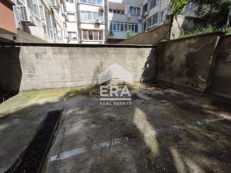Продава ГАРАЖ, ПАРКОМЯСТО, гр. Варна, Център, снимка 8 - Гаражи и паркоместа - 54879039