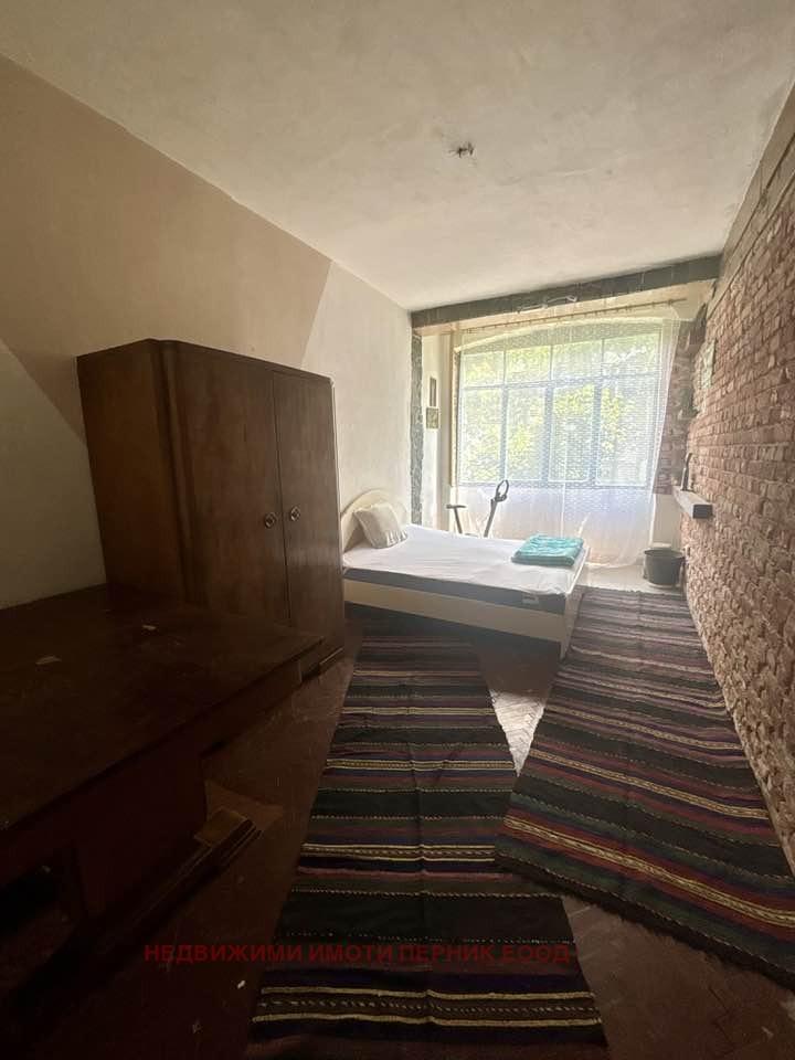 Продава  3-стаен град Перник , Изток , 91 кв.м | 31000677 - изображение [2]