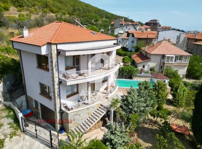 Продава  Къща област Бургас , гр. Свети Влас , 324 кв.м | 77307972