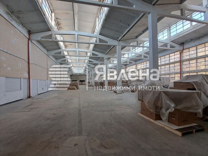 Продава СКЛАД, гр. Русе, Промишлена зона - Изток, снимка 6 - Складове - 54598842