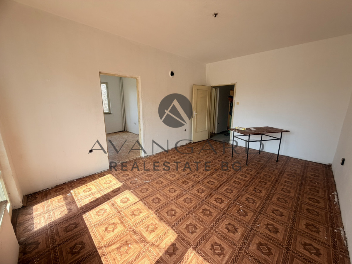 Продава 3-СТАЕН, гр. Пловдив, Кючук Париж