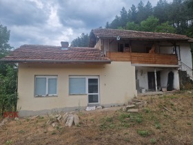 Maison Tsarvaritsa, région Kyoustendil 1