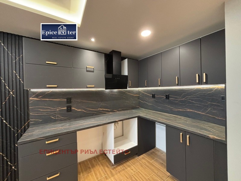 Продава 3-СТАЕН, гр. Перник, Мошино