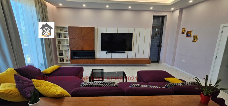 Til salg  Hus Sofia , German , 275 kvm | 71170681