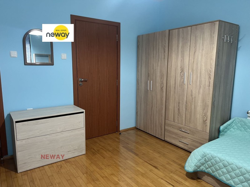 Продава  3-стаен град Плевен , Широк център , 100 кв.м | 35040979 - изображение [15]