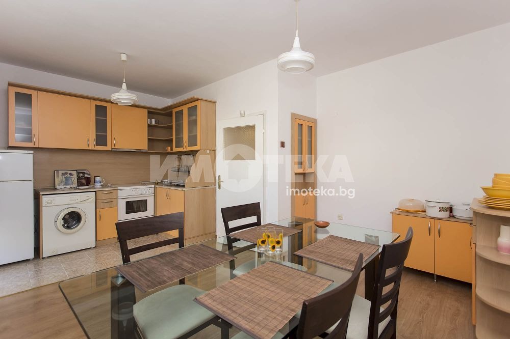 Продава МНОГОСТАЕН, гр. София, Център