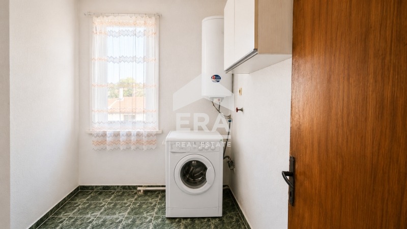 Продава ЕТАЖ ОТ КЪЩА, гр. Търговище, Вароша, снимка 13 - Етаж от къща - 55621826