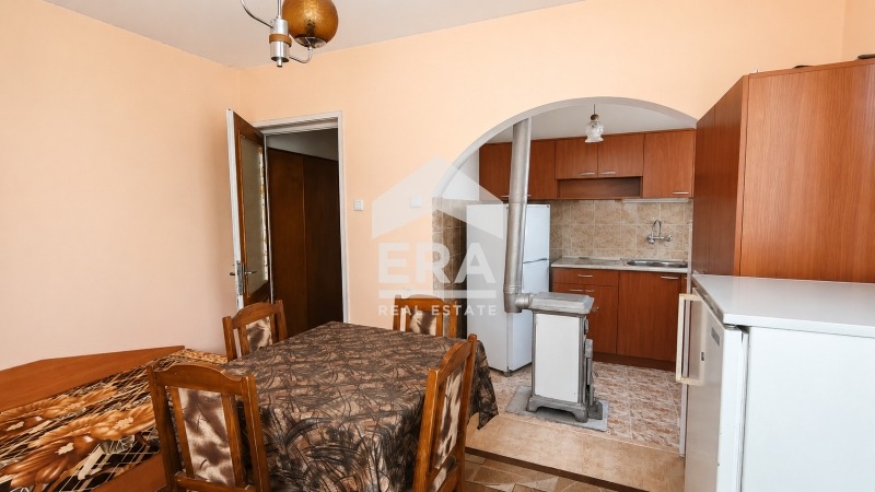Продава ЕТАЖ ОТ КЪЩА, гр. Търговище, Вароша, снимка 4 - Етаж от къща - 55621826