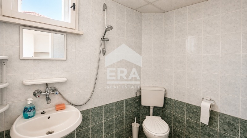 Продава ЕТАЖ ОТ КЪЩА, гр. Търговище, Вароша, снимка 12 - Етаж от къща - 55621826