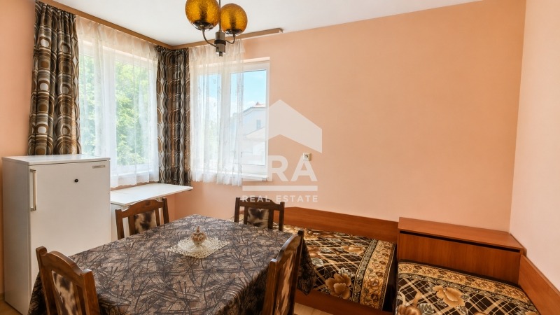 Продава ЕТАЖ ОТ КЪЩА, гр. Търговище, Вароша, снимка 9 - Етаж от къща - 55621826