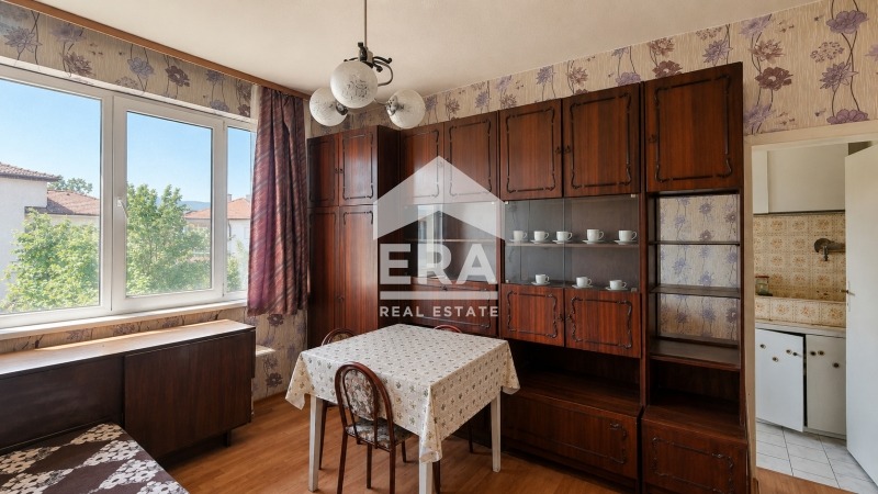 Продава ЕТАЖ ОТ КЪЩА, гр. Търговище, Вароша, снимка 10 - Етаж от къща - 55621826