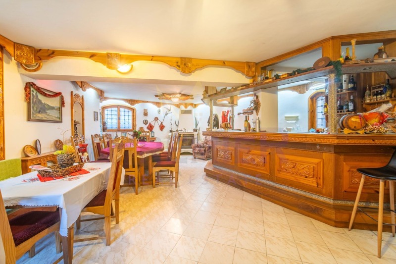 Продава КЪЩА в град Варна, Аспарухово - 310 кв.м / 698 000 € » 1 365 169.34 лв., ИМОТИ ПРЕМИЕР