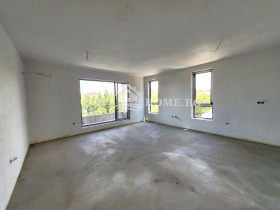 Продава 3-стаен град Пловдив Остромила - [1] 