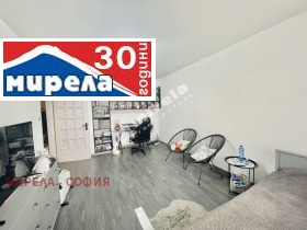 Продава 3-стаен град София Света Троица - [1] 