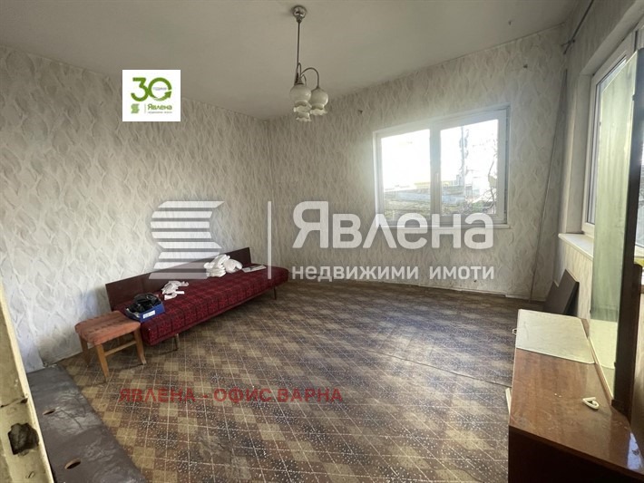 Продава ЕТАЖ ОТ КЪЩА, гр. Варна, Цветен квартал, снимка 3 - Етаж от къща - 55535257