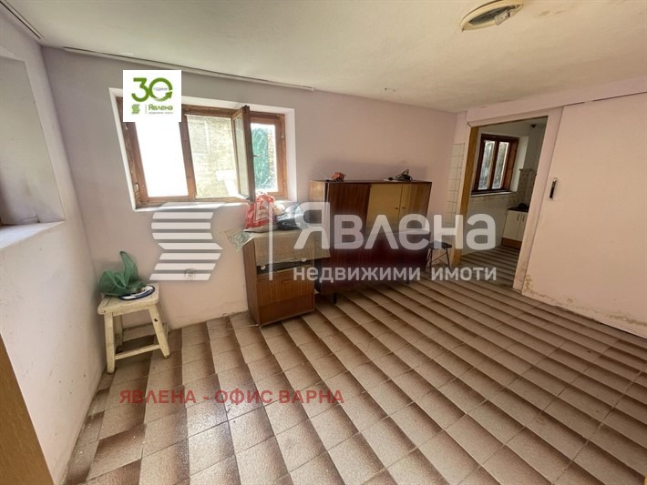 Продава ЕТАЖ ОТ КЪЩА, гр. Варна, Цветен квартал, снимка 5 - Етаж от къща - 55535257