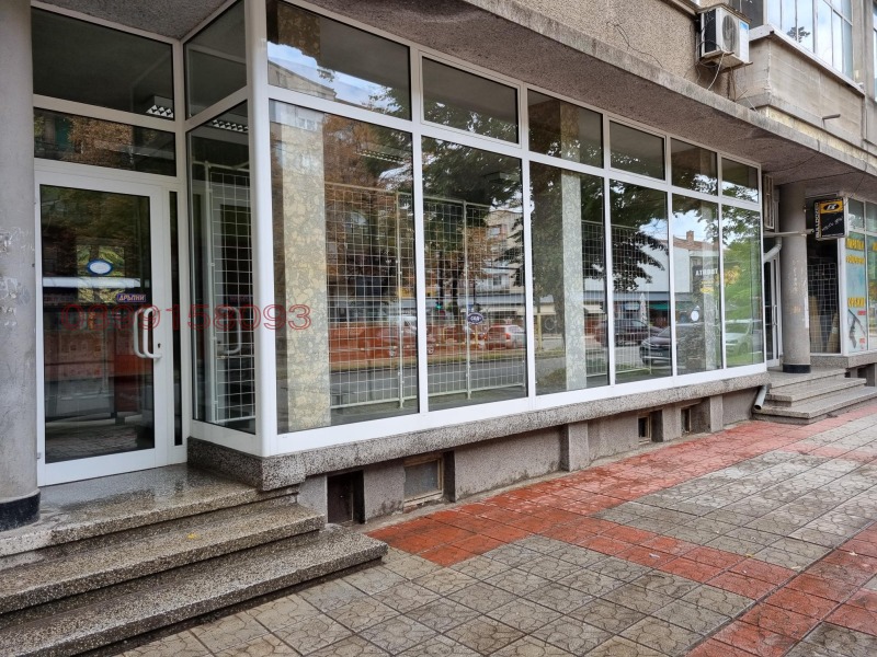 Продава МАГАЗИН в област Монтана, гр. Лом - 100 кв.м / 125 000 € » 244 478.75 лв.