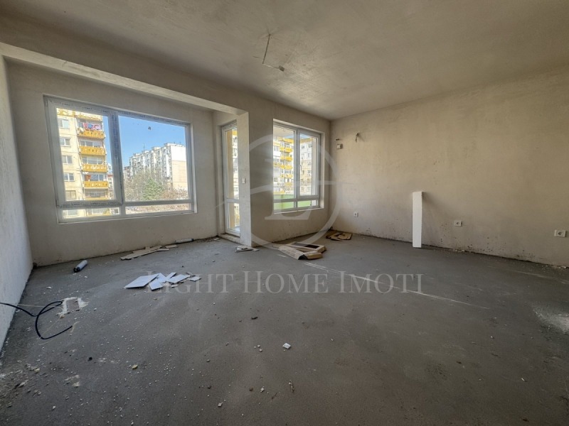 À vendre  Studio Plovdiv , Yujen , 50 m² | 35950603
