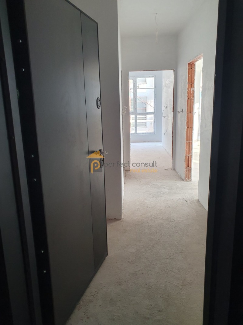 For Sale  1 bedroom Plovdiv , Ostromila , 69 sq.m | 27931833 - image [2]