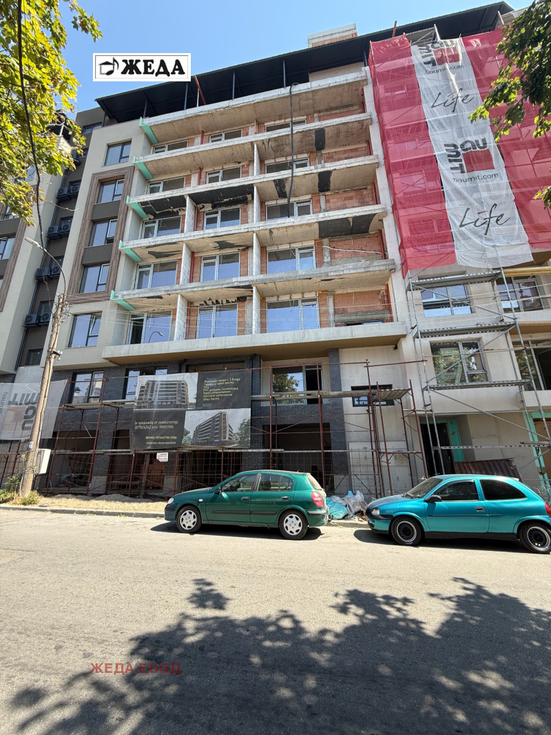 Продава  3-стаен град Плевен , Широк център , 103 кв.м | 22730433 - изображение [2]
