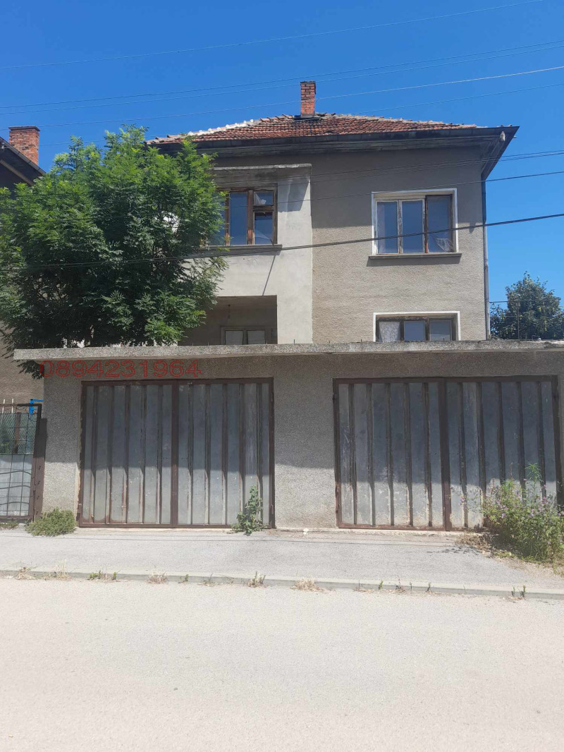 Продава КЪЩА, гр. Лом, област Монтана, снимка 2 - Къщи - 52784231